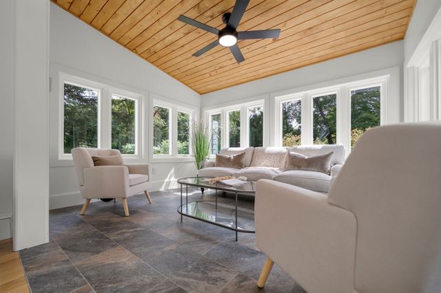 46 Bedford Rd, Lincoln, MA 01773