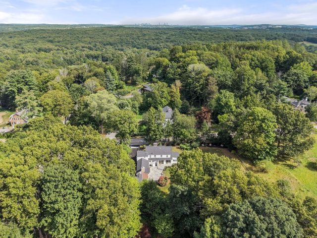 46 Bedford Rd, Lincoln, MA 01773
