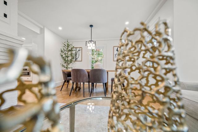 46 Bedford Rd, Lincoln, MA 01773