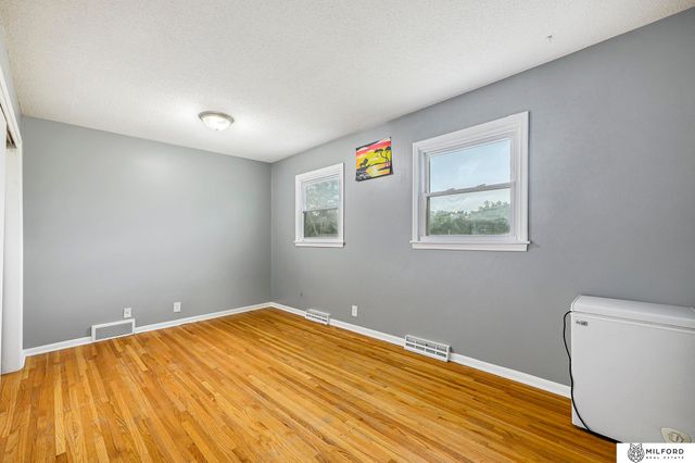 5029 Arbor Circle, Omaha, NE 68106