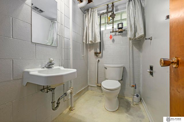 5029 Arbor Circle, Omaha, NE 68106