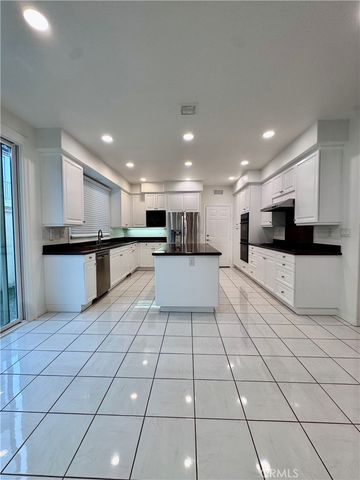 19032 Avondale, Huntington Beach, CA 92648