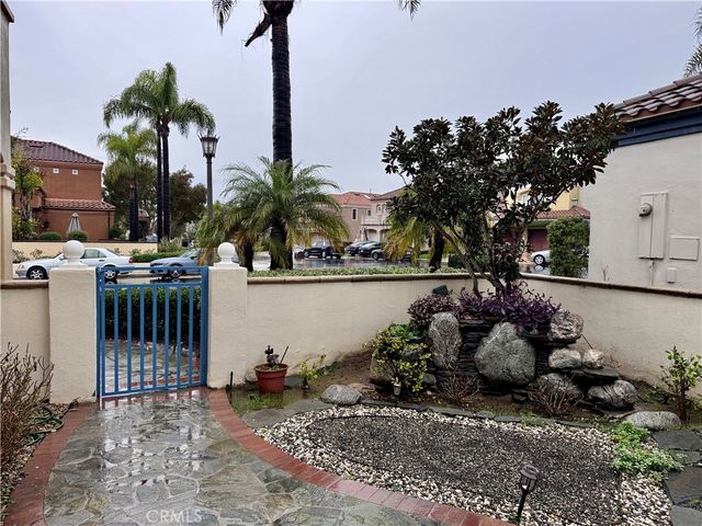 19032 Avondale, Huntington Beach, CA 92648