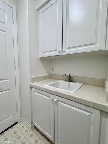 19032 Avondale, Huntington Beach, CA 92648