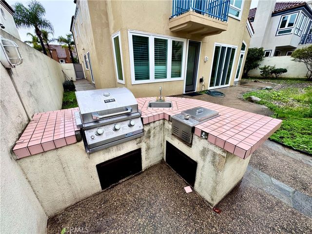 19032 Avondale, Huntington Beach, CA 92648