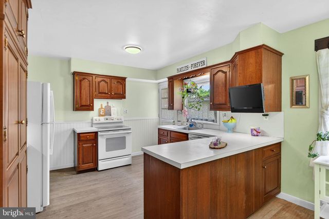 32 PENN AVE, Ephrata, PA 17522