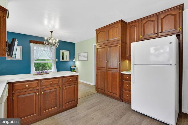 32 PENN AVE, Ephrata, PA 17522