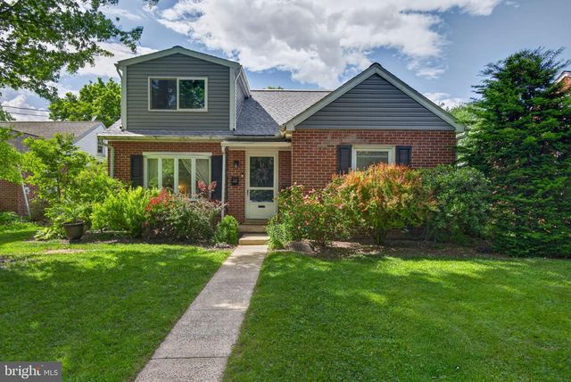 32 PENN AVE, Ephrata, PA 17522