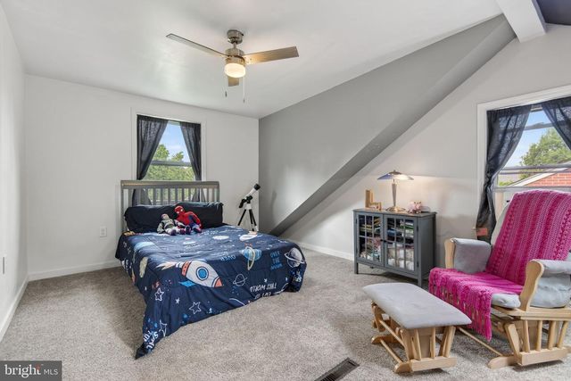 32 PENN AVE, Ephrata, PA 17522