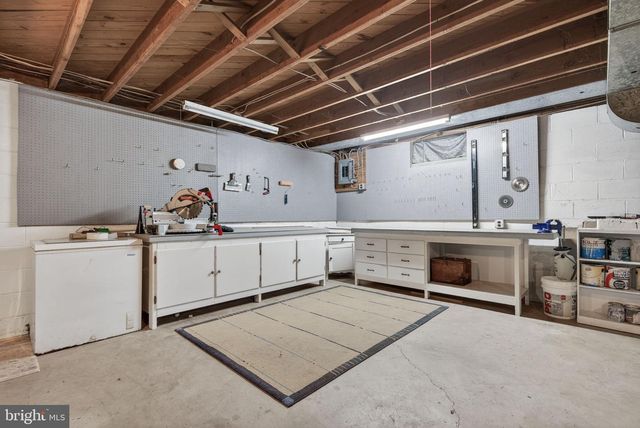 32 PENN AVE, Ephrata, PA 17522