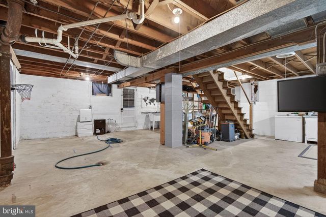 32 PENN AVE, Ephrata, PA 17522