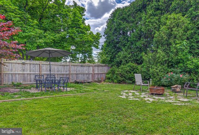 32 PENN AVE, Ephrata, PA 17522