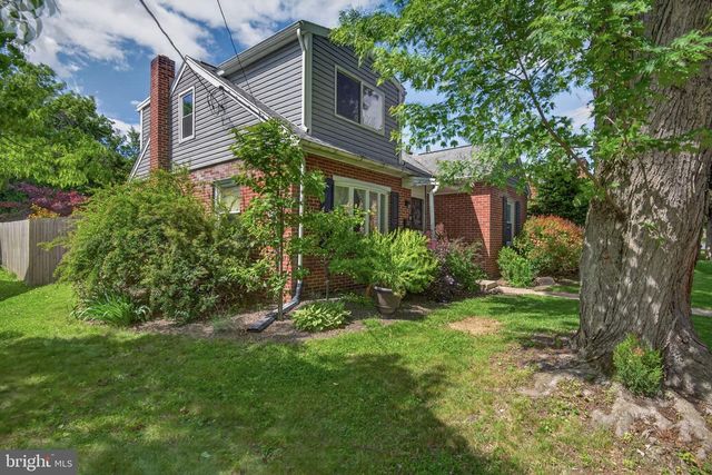 32 PENN AVE, Ephrata, PA 17522