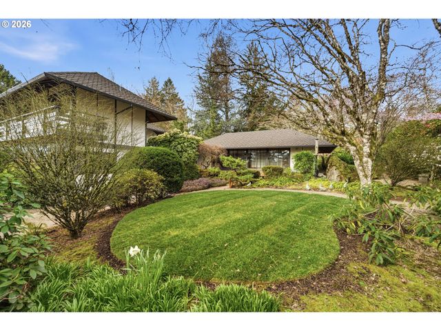28 MONTICELLO Dr, Lake Oswego, OR 97035