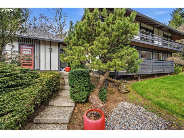 28 MONTICELLO Dr, Lake Oswego, OR 97035