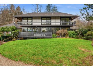 28 MONTICELLO Dr, Lake Oswego, OR 97035