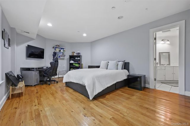 400 Cyrus Field Road, Irvington, NY 10533