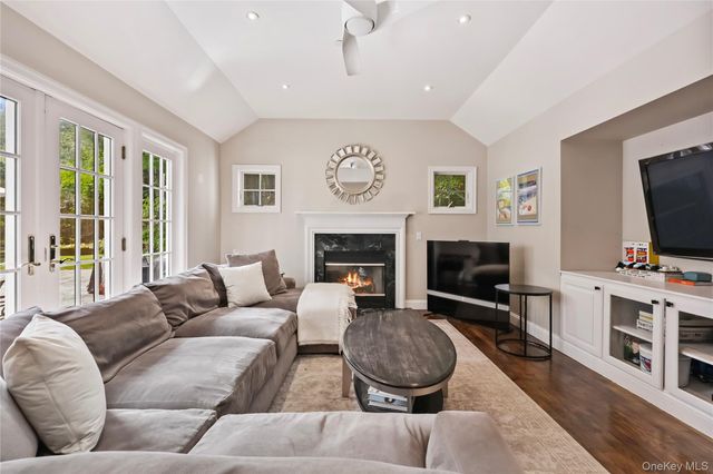 400 Cyrus Field Road, Irvington, NY 10533