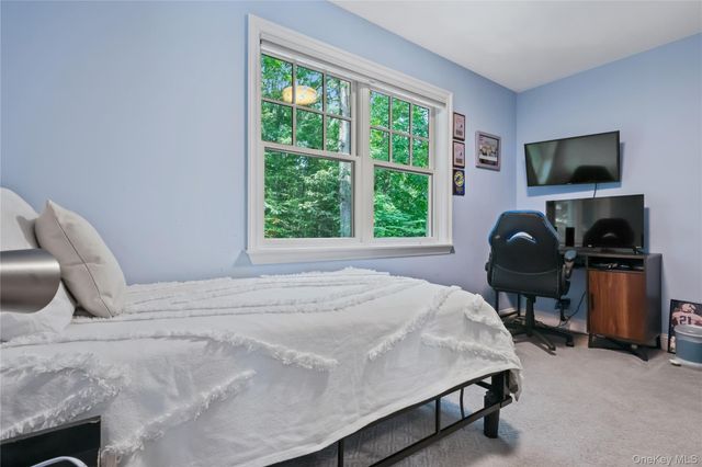 400 Cyrus Field Road, Irvington, NY 10533