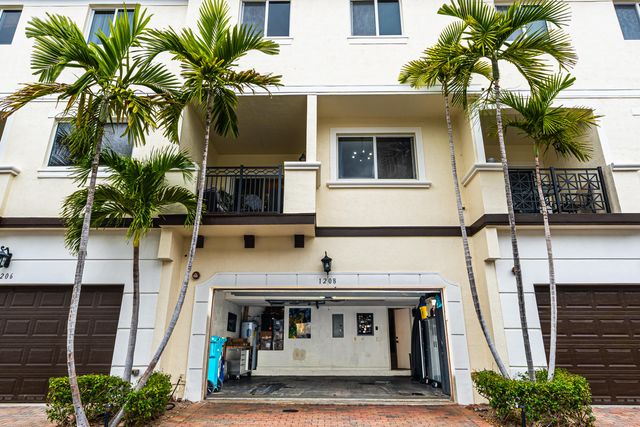 1208 Coastal Bay Boulevard, Boynton Beach, FL 33435