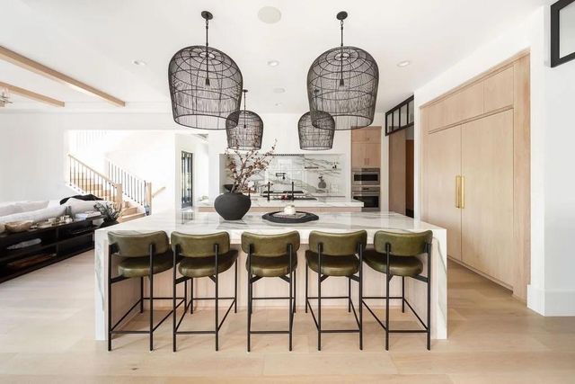 1202 La Salle Street, Wayzata, MN 55391