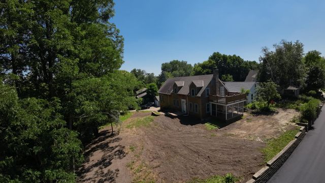 1202 La Salle Street, Wayzata, MN 55391