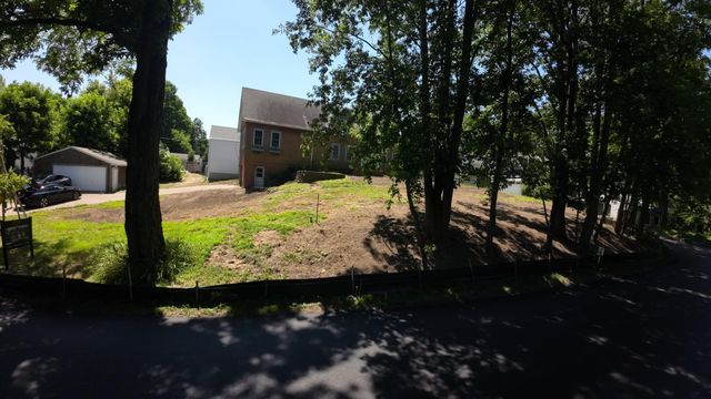 1202 La Salle Street, Wayzata, MN 55391