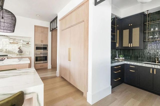 1202 La Salle Street, Wayzata, MN 55391