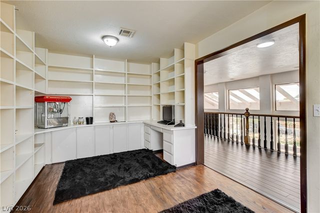 672 Los Feliz Street, Las Vegas, NV 89110