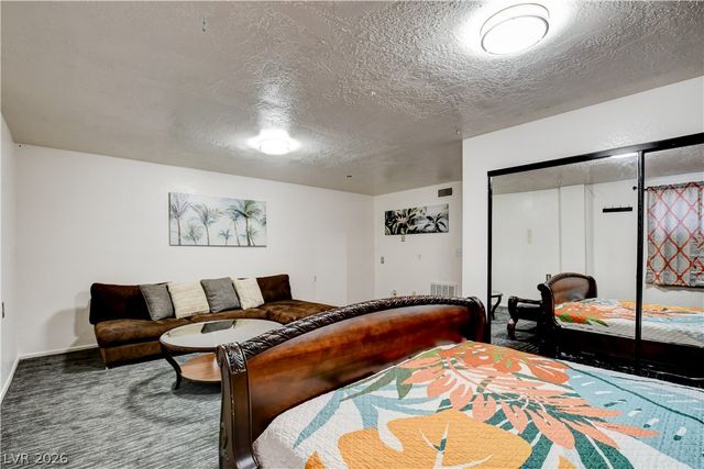 672 Los Feliz Street, Las Vegas, NV 89110