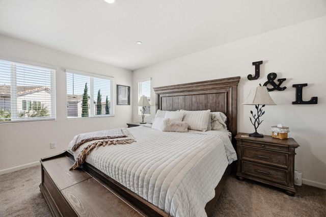 3730 Roseparke Way, Sacramento, CA 95834