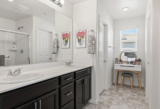 3730 Roseparke Way, Sacramento, CA 95834