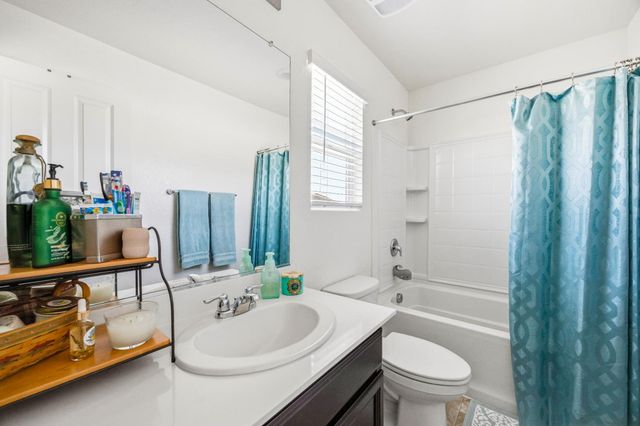 3730 Roseparke Way, Sacramento, CA 95834