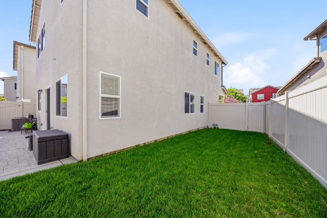 3730 Roseparke Way, Sacramento, CA 95834