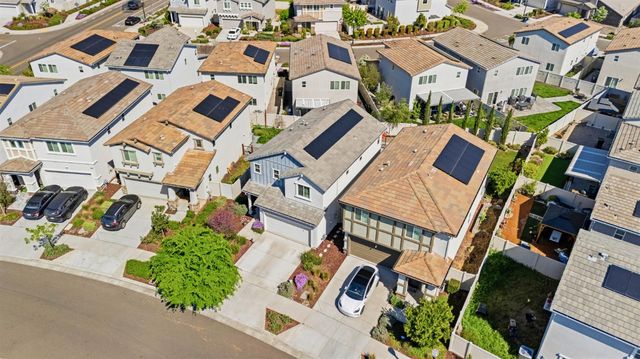 3730 Roseparke Way, Sacramento, CA 95834