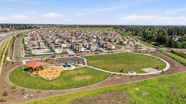 3730 Roseparke Way, Sacramento, CA 95834