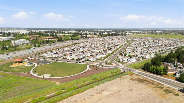 3730 Roseparke Way, Sacramento, CA 95834