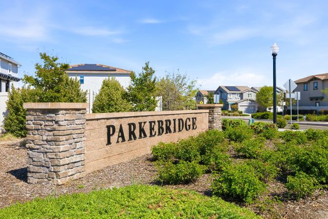 3730 Roseparke Way, Sacramento, CA 95834