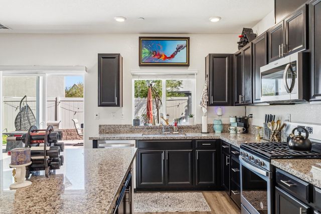 3730 Roseparke Way, Sacramento, CA 95834