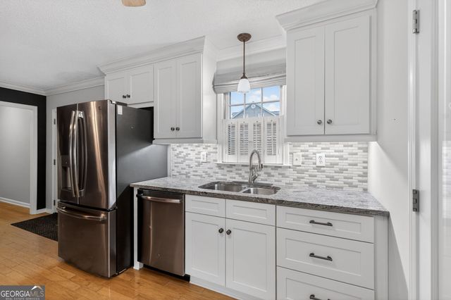 5719 Hill Road SW, Powder Springs, GA 30127