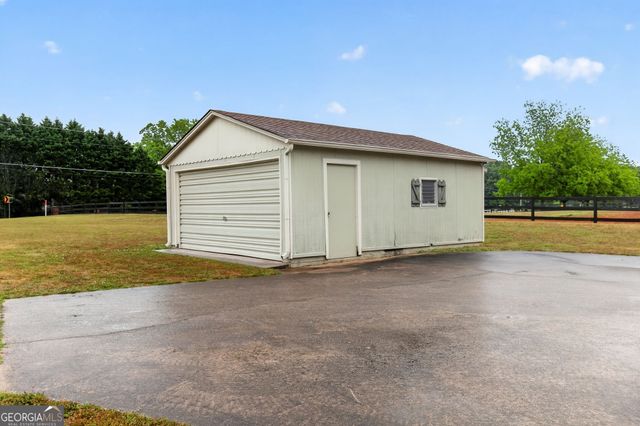 5719 Hill Road SW, Powder Springs, GA 30127