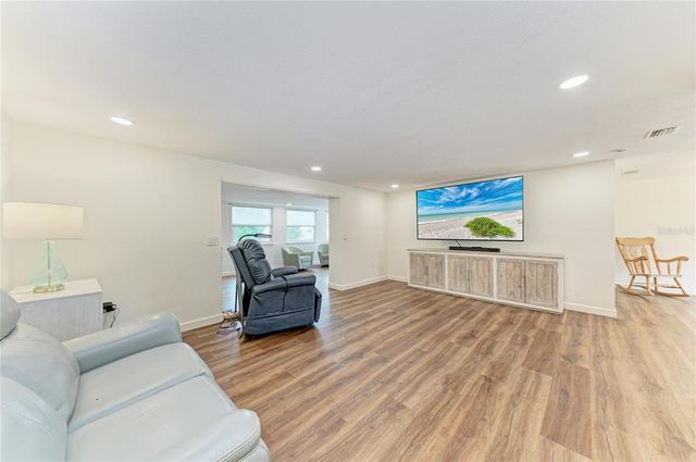 2317 S TUTTLE AVENUE, Sarasota, FL 34239