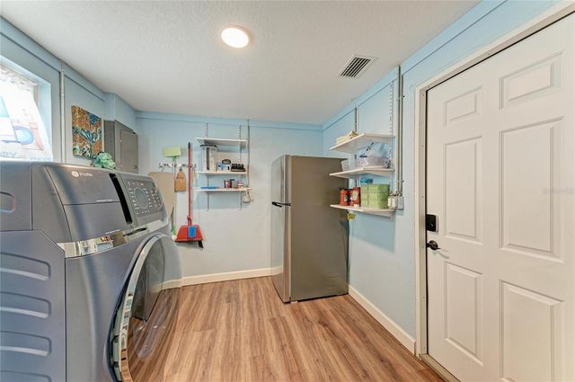 2317 S TUTTLE AVENUE, Sarasota, FL 34239