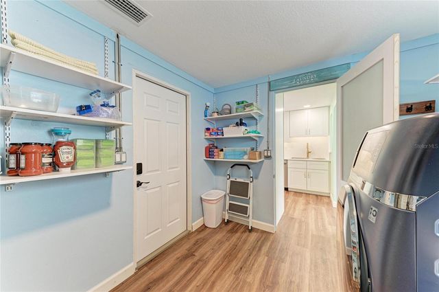 2317 S TUTTLE AVENUE, Sarasota, FL 34239