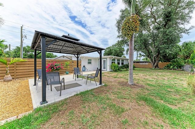 2317 S TUTTLE AVENUE, Sarasota, FL 34239