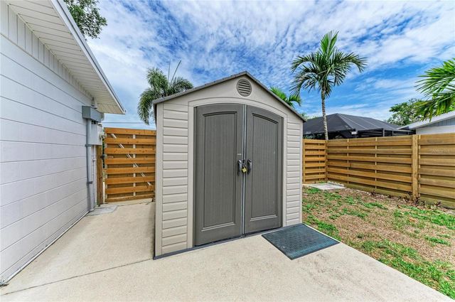 2317 S TUTTLE AVENUE, Sarasota, FL 34239