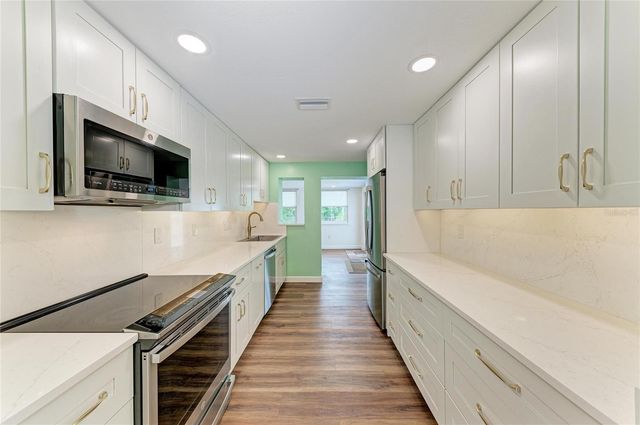 2317 S TUTTLE AVENUE, Sarasota, FL 34239