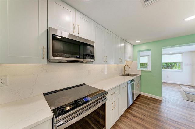 2317 S TUTTLE AVENUE, Sarasota, FL 34239