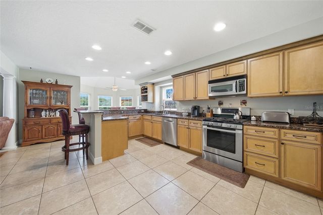 32640 BLUEBERRY HILL WAY, Dade City, FL 33523