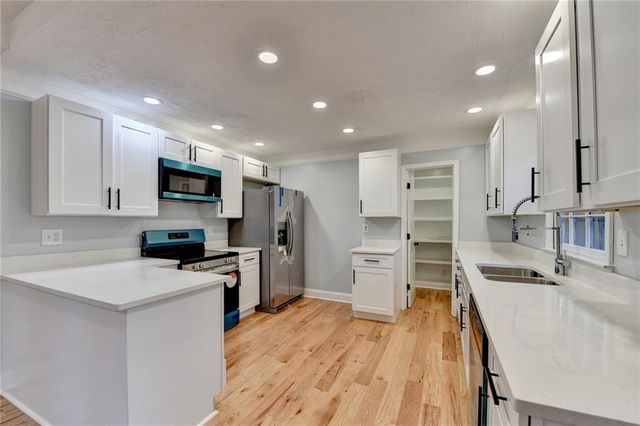 1695 Bull SW Run, Lilburn, GA 30047